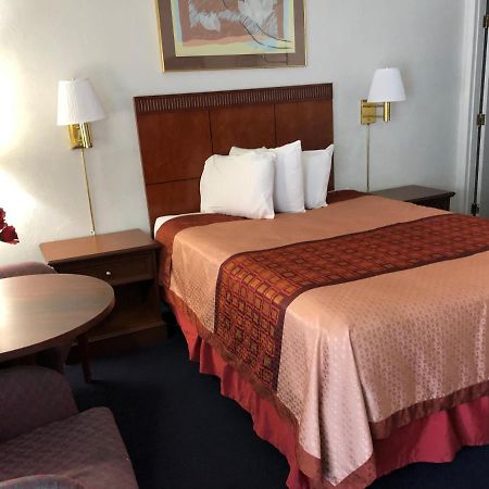 Best Budget Inn リーズポート エクステリア 写真
